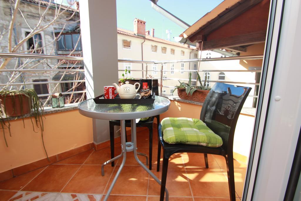 Top Center Room & Apartment Pula Exterior foto