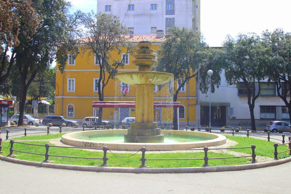 Top Center Room & Apartment Pula Exterior foto