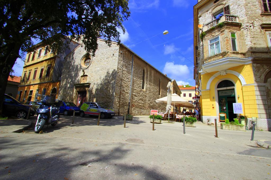 Top Center Room & Apartment Pula Exterior foto