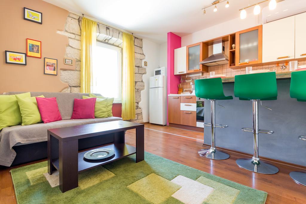 Top Center Room & Apartment Pula Exterior foto