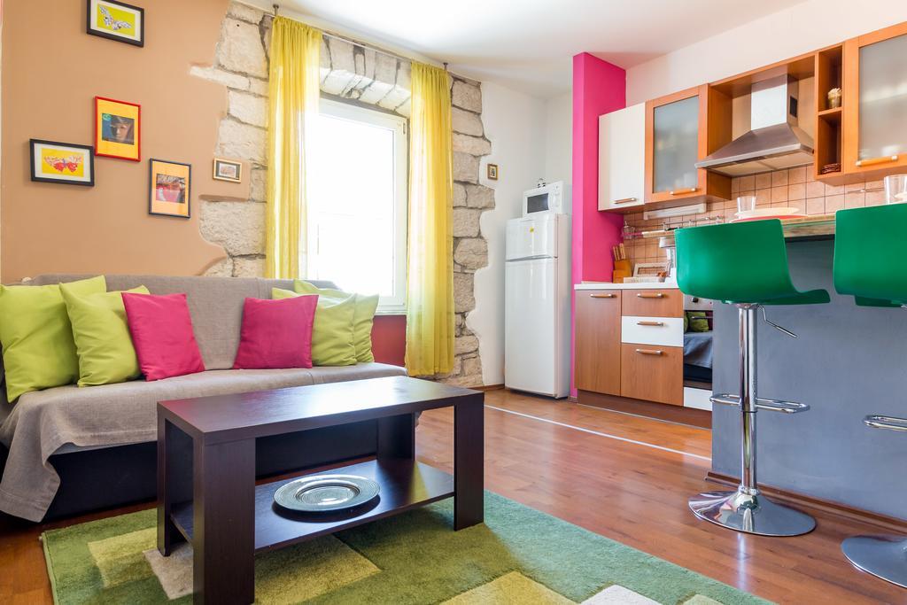Top Center Room & Apartment Pula Exterior foto