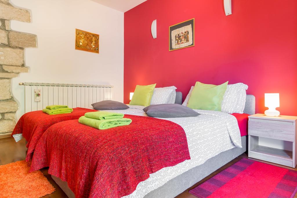 Top Center Room & Apartment Pula Exterior foto