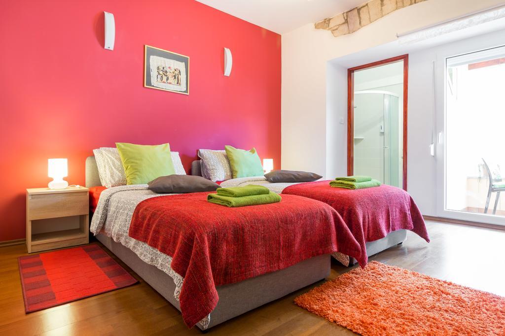 Top Center Room & Apartment Pula Exterior foto