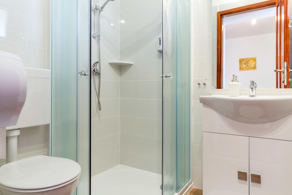 Top Center Room & Apartment Pula Exterior foto