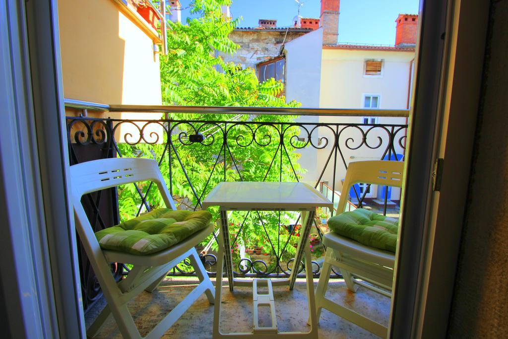 Top Center Room & Apartment Pula Exterior foto