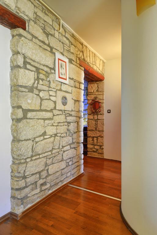 Top Center Room & Apartment Pula Exterior foto
