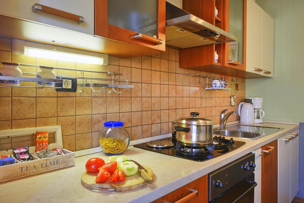 Top Center Room & Apartment Pula Exterior foto