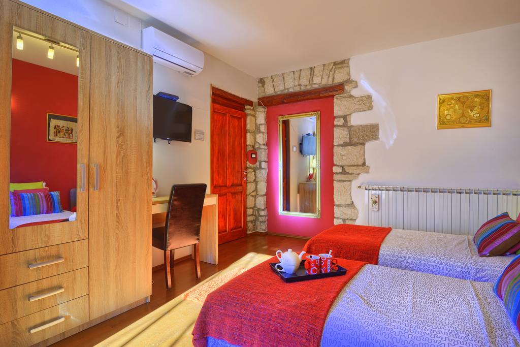 Top Center Room & Apartment Pula Exterior foto